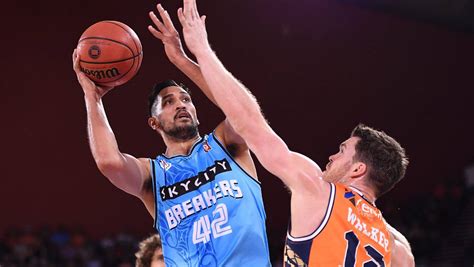 New Zealand Breakers Snap Their 5 Game Losing Skid With Win Over Cairns