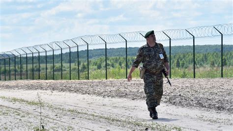 ukraine conflict russia completes crimea security fence bbc news