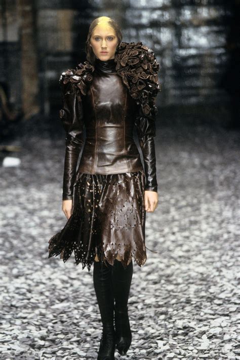 See The Complete Alexander Mcqueen Fall 2000 Ready To Wear Collection