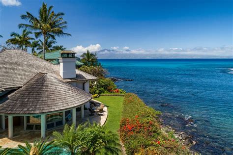 This Oceanfront Home Captures The True Spirit Of Hawaiian Living With