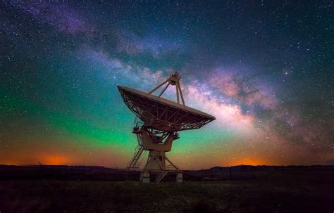 A Radio Telescope At The Vla Very Large Array Near Socorro New