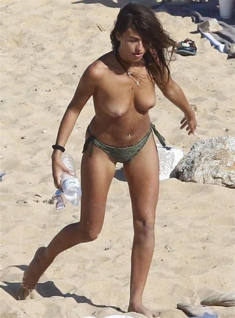 Sofía Suescun pillada haciendo topless en Mykonos La BiblioTeta