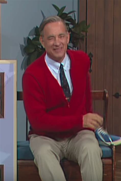 Tom Hanks Transforms Into Mister Rogers In The A Beautiful Day In The