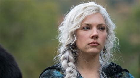 Vikings Star Katheryn Winnick Breaks Down Shows Big Death And Her