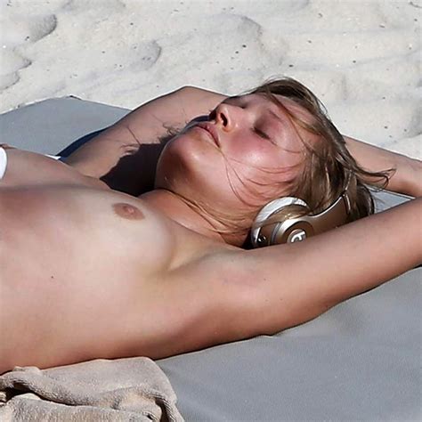 Toni Garrn Nude Topless Pics Collection Scandal Planet