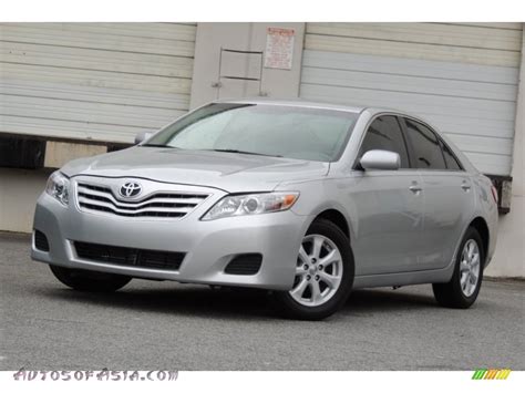 2010 Toyota Camry Le In Classic Silver Metallic Photo 23 067643