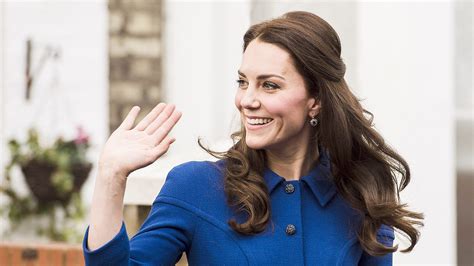 Kate Middleton Wears 50s Inspired Coat For Her First Engagement Of 2017