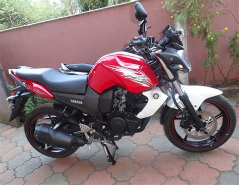 Here is a real owner's purchase and usage review. It is the best! - YAMAHA FZ-S Customer Review - MouthShut.com