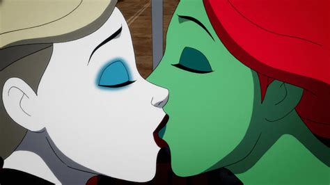 Harley Quinn And Poison Ivy Kissing By Villainouslydespicab On Deviantart