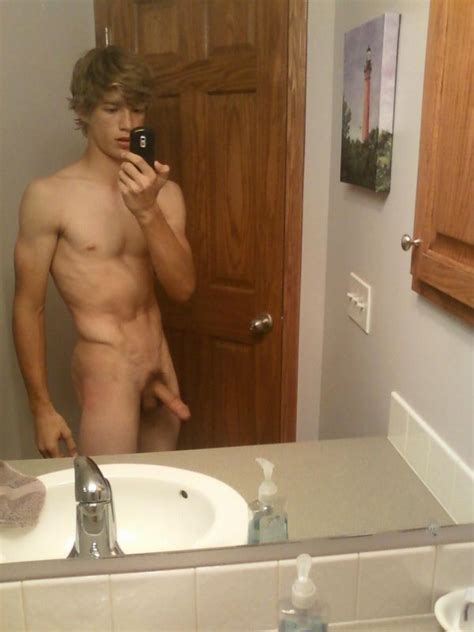 Dylan Sprouse Penis