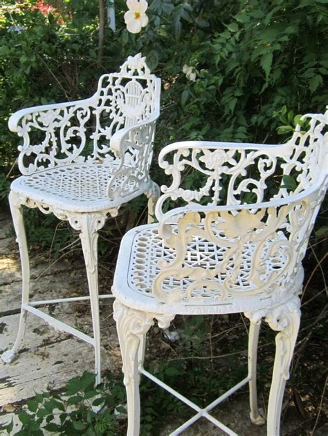 Our indoor wrought iron chairs are produced here in the hills of arkansas, and will provide style and comfort for generations to come. Vintage Victorian White Ornate Wrought Iron Chair Indoor ...