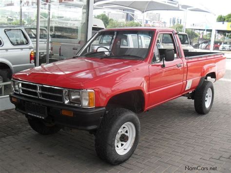 This was the first compact crossover suv. Used Toyota Hilux S/Cab 4x4 | 1988 Hilux S/Cab 4x4 for sale | Windhoek Toyota Hilux S/Cab 4x4 ...