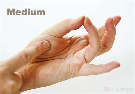 Quick The Finger Test To Check The Doneness Of Meat - How to Prepare  The Finger Test To Check The Doneness Of Meat