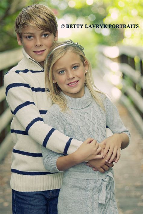 10 Trendy Brother And Sister Photo Ideas 2024