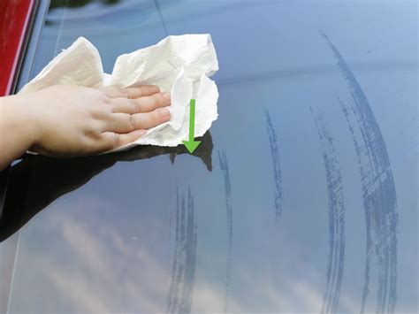 How to clean pans with baking soda. 5 Ways to Clean a Glass Windshield - wikiHow