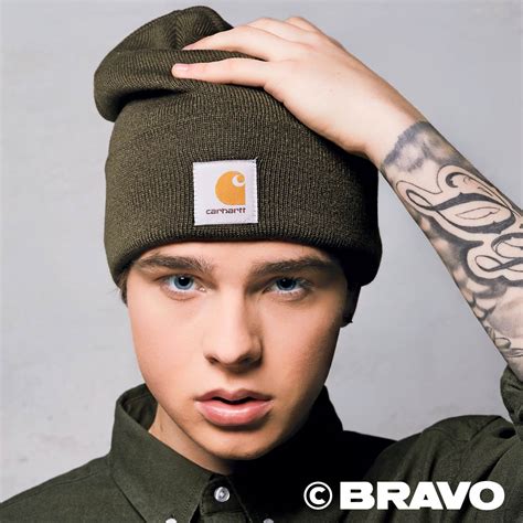 His birthday, what he did before fame, his family life, fun trivia facts, popularity rankings, and more. Mike Singer: Qualitytime mit seinem Bruder| BRAVO