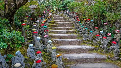 Pin By Deena Cope On Bing Photos In 2020 Miyajima The Holy Mountain Japan Temple