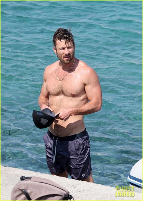 Glen Powell Goes Shirtless During Yacht Day In Mykonos Photo 4961008