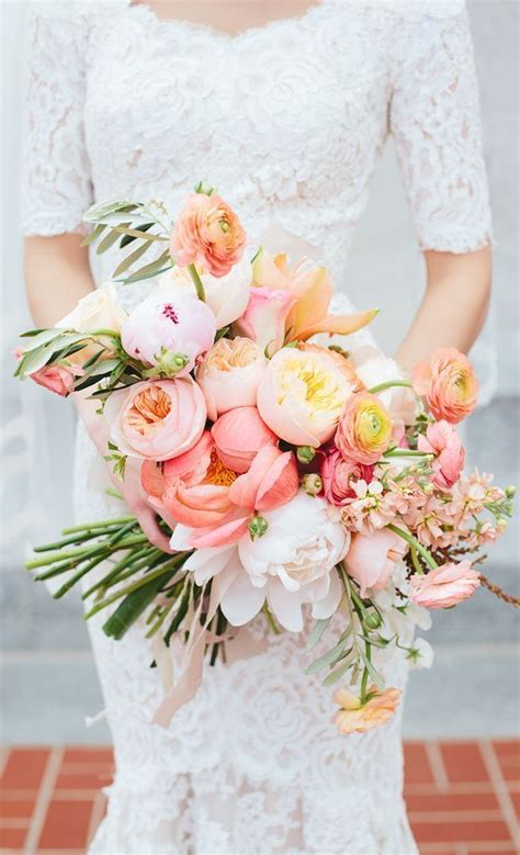 12 Stunning Wedding Bouquets Belle The Magazine Spring Wedding