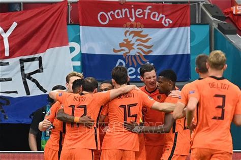 De jong, de roon, wijnaldum, depay, malen. EURO-2020: Hà Lan dẫn trước Áo với tỷ số 1-0 - Ảnh thời sự ...