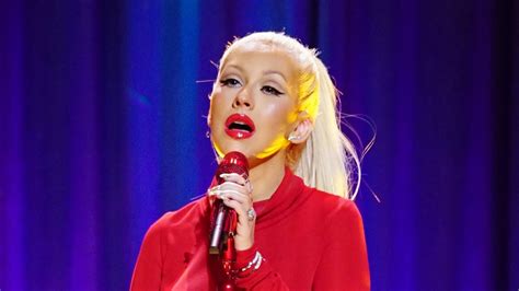 Christina Aguilera Beautiful Live 122015 Youtube