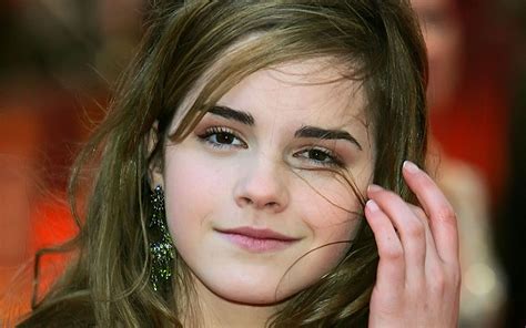 Close Up Face Of Emma Watson Iphone S High Definition Wallpapers