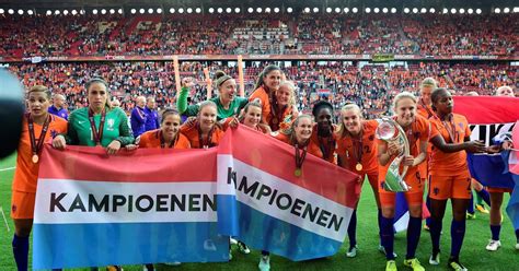holland fire their way to women s euro 2017 glory as oranje beat denmark in thrilling final