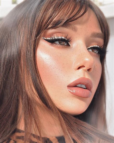 DAILY CONTENT MAKEUP RETOUCH On Instagram Crystal Liner Inspo