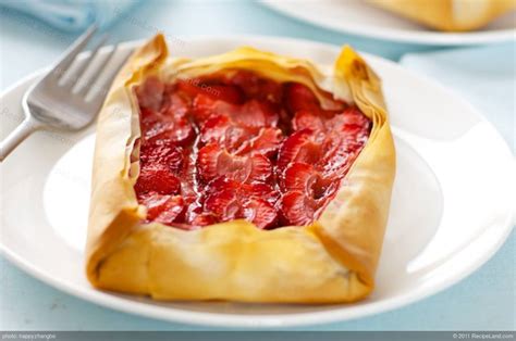 Remove phyllo dough from package and have a damp towel ready so you can keep the phyllo sheets covered as you work. Strawberry and Almond Phyllo Tart Recipe