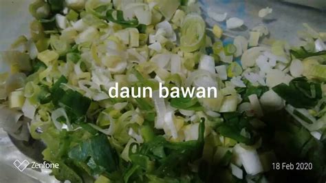 Aduk hingga warna nasi berubah secara merata. Resep Nasi Goreng Rumahan Sederhana - Surasmi B