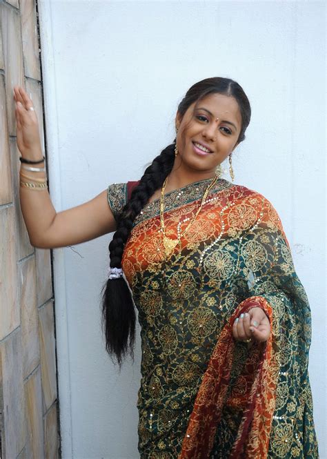 Hot Telugu Actress Sunakshi In Saree Telugu Actress Sunakshi Hot In Saree ~ 2011 Movies Release