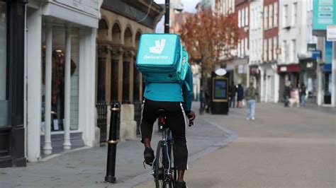 Deliveroo shares have plummeted on its stock market debut after a number of major uk investors expressed concerns about its gig economy worker model. Deliveroo Aims For £8.8bn Listing - Minutehack