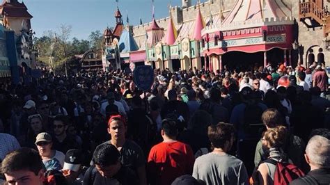 Photos Reveal Nightmare Crowds At Disney World On New Years Eve 9travel
