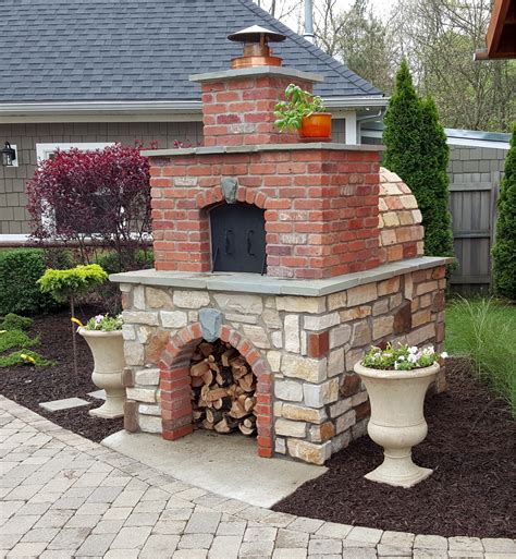An outdoor pizza oven clad in brick and natural stone has a sturdy, authentic feel to it, and can be designed to look rustic or modern. DIY Wood-Fired Outdoor Brick Pizza Ovens Are Not Only Easy ...