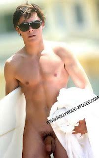 Zac Efron Totally Exposed Posing Pics Naked Male Celebrities