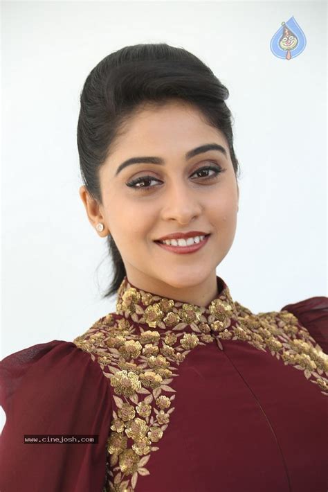 Regina Cassandra New Gallery Photo 133 Of 152