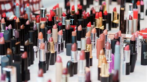 5 Popular Lipsticks On Pinterest Right Now Allure Lipstick Skin