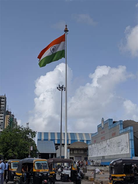 Is It The Tallest Flag In Mumbai Pic Location Boriwali Rmumbai