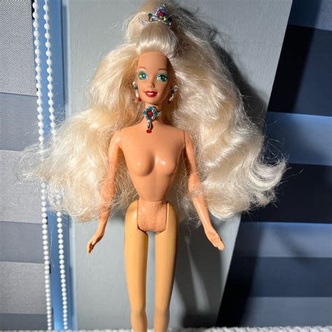 Toys Nude Tnt Barbie Blonde Wavy Hair Blue Green Eyes Red Lips