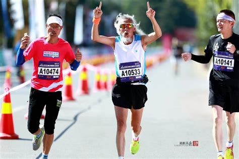 He Took Up Running Aged 70 Hes Run A Sub 4 Hour Marathon Whats This