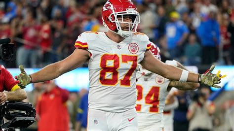 How Kelce Mahomes Led Kc Chiefs To Nfl Win Vs La Chargers The