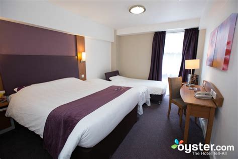 Follow the a406 and exit at the cooks ferry roundabout. Premier Inn London Kensington (Earl's Court) Hotel Review ...