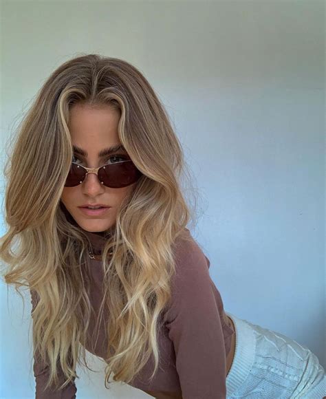 Rochelle De Snoo On Instagram Hair Styles Dark Blonde Hair Big Hair