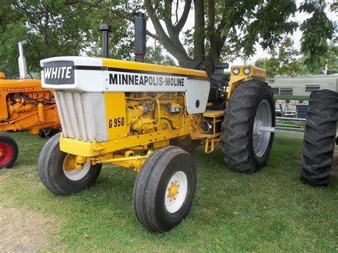 Minnepolis Moline G950 Antique Tractors Vintage Tractors White