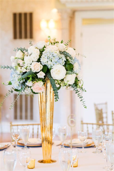 30 Rose Centerpieces That Will Upgrade Your Reception