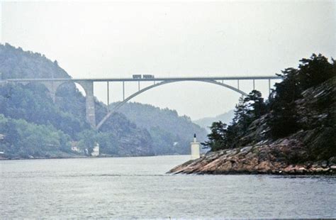The Old Svinesund Bridge Between Sweden And Norway Flickr
