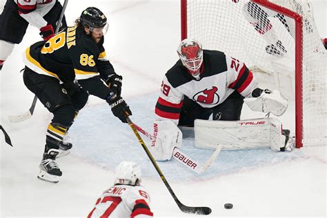 David Pastrnak Breaks Tie Goal Drought As Bruins Beat Devils 5 3 For