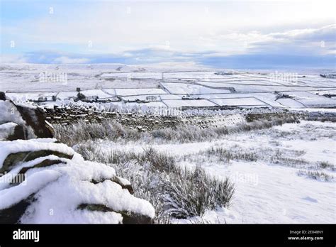Haworth Yorkshire Winter Hi Res Stock Photography And Images Alamy