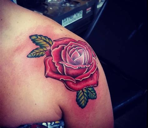 20 Shoulder Rose Tattoo Ideas For Your Inspiration