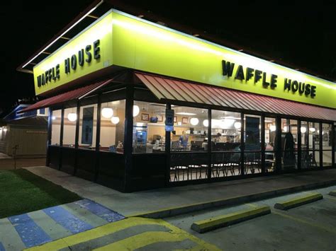 Grill fire closes Waffle House on Market Street